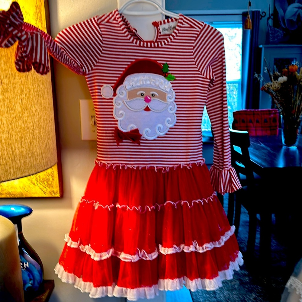 This is a rare additions from Kohl’s. My granddaughter used to wear it.